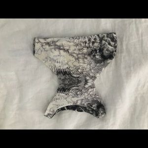 mikoh top! rare print! size M